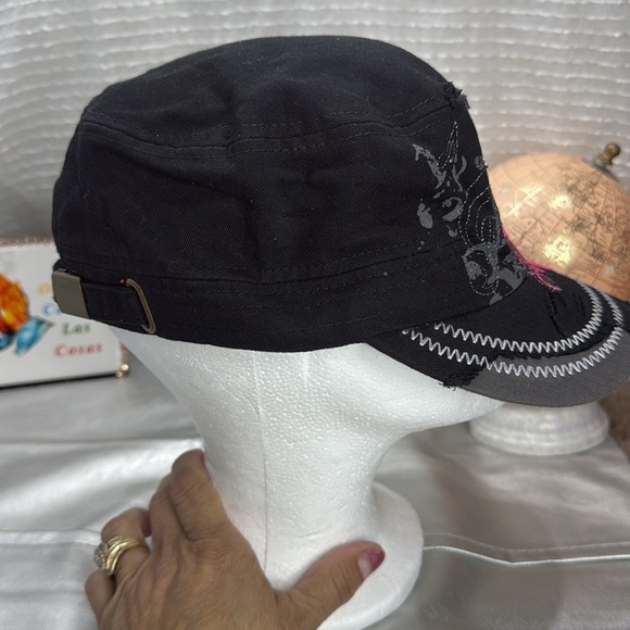 (W4)Leader L.O.G.A Y2K Cap Dance
Mom W/Rhinestone
Distressed Adjustable Black
NW main image 8